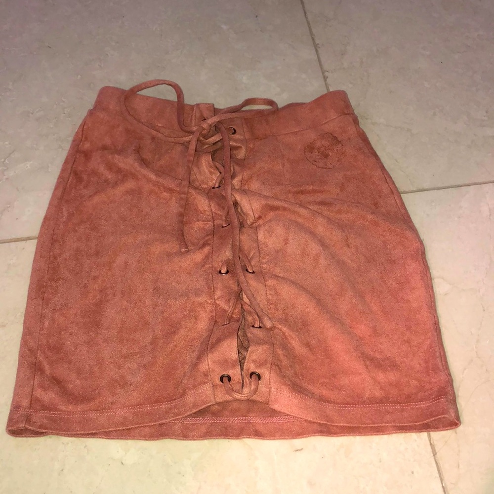 tan pencil skirt